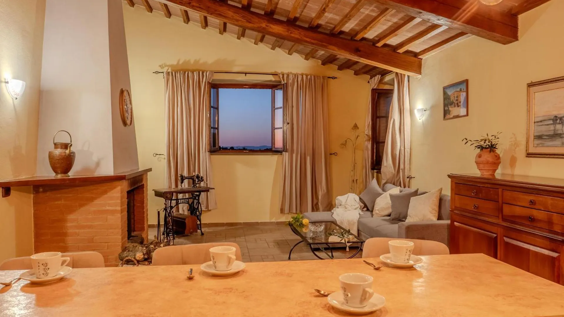 Farm stay Agriturismo Pascianella Appartamento Bel Tramonto Castelmuzio